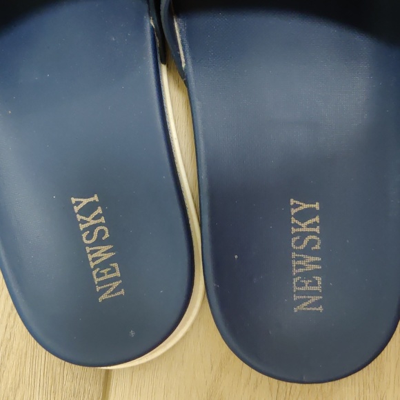 Adorable Blue Slides, Size 8-9 - Picture 9 of 9